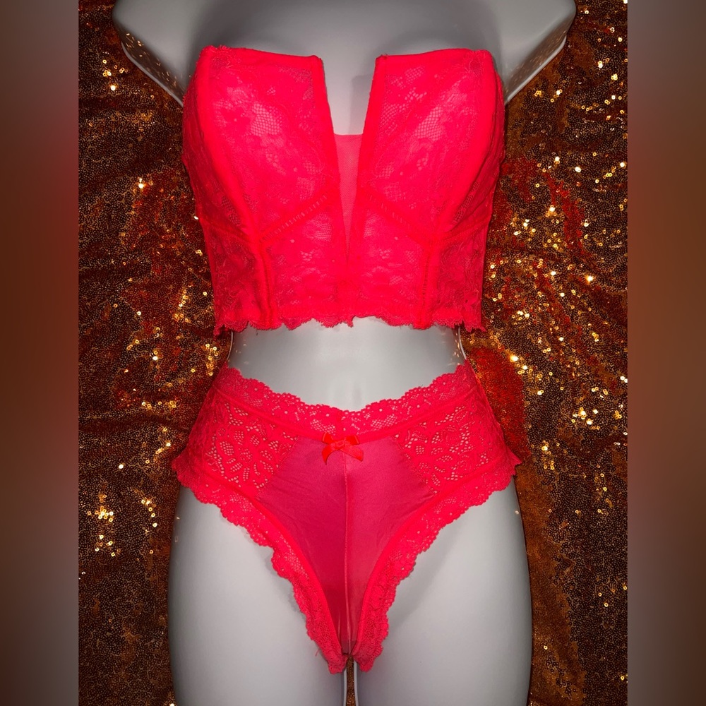 Victoria’s Secret 2pc Size (M) hot pink bralette with cheeky panties.